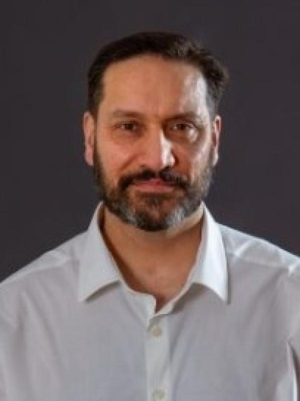 Davinder Hayreh, MD